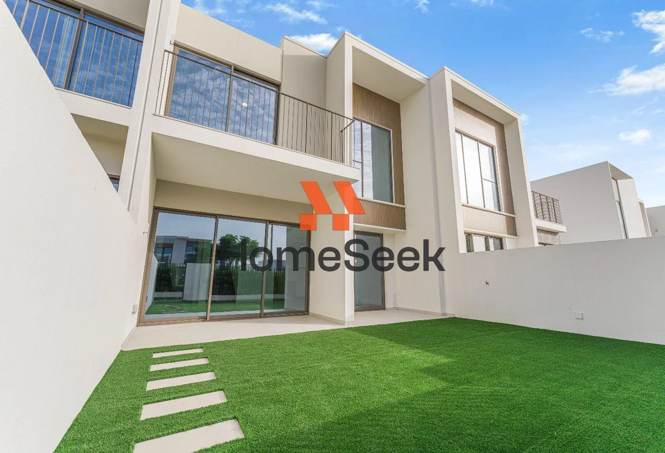 Exclusive | Single Row | Close To Gate & Amenities